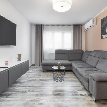 Apartamento Decebal Flat Oradea Exterior foto