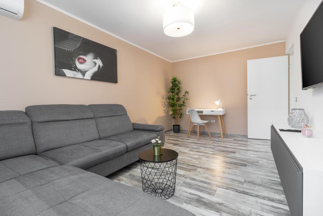 Apartamento Decebal Flat Oradea Exterior foto